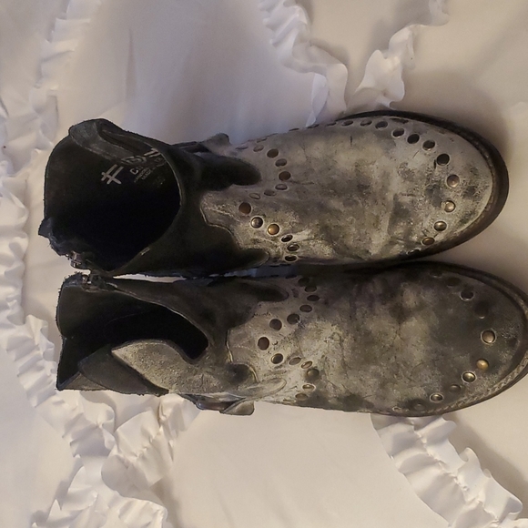 Western boots - Picture 2 of 4